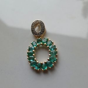 10k gold Natural Colombian emerald pendant
